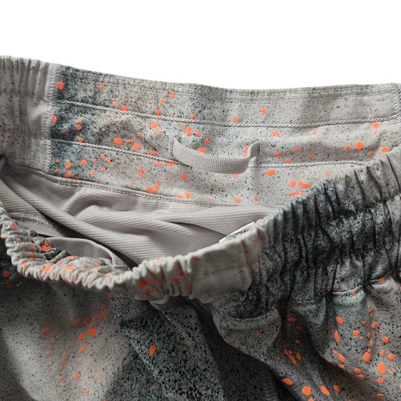 Lululemon Hotty Hot Low-rise Reflective Short Size 4 - Picture 8 of 15